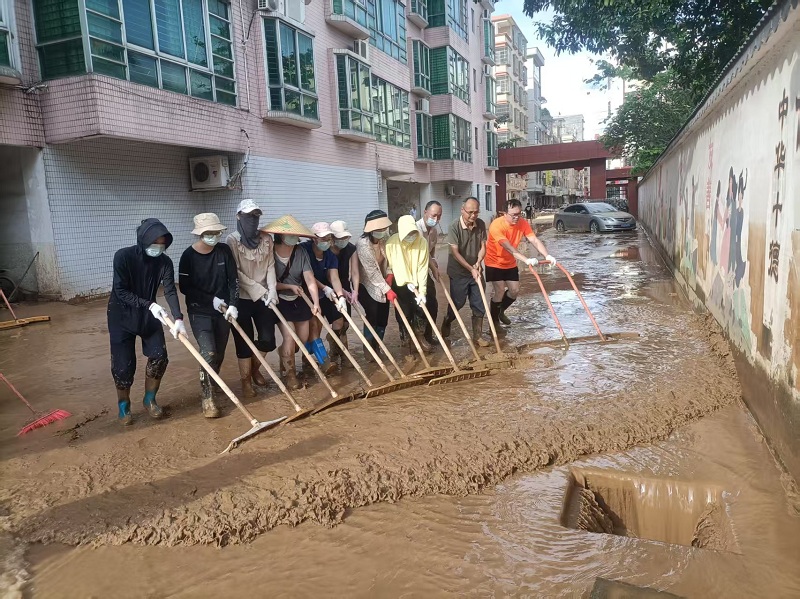 生活重启 肇庆税务助力怀集灾后重建